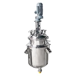 Reator de emulsão acrílica aquecida eletricamente e agitada continuamente